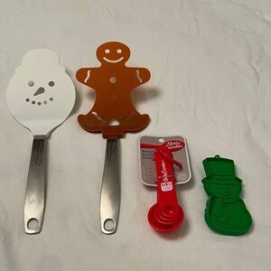 Set of 4 Baking Supplies Holiday Winter Spatula’s Measuring Spoons Cookie Cutter